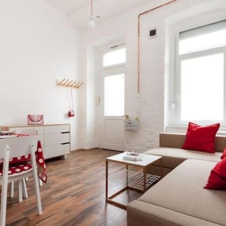 Loft Style Apartment In Hipster Area Budapest Luaran gambar